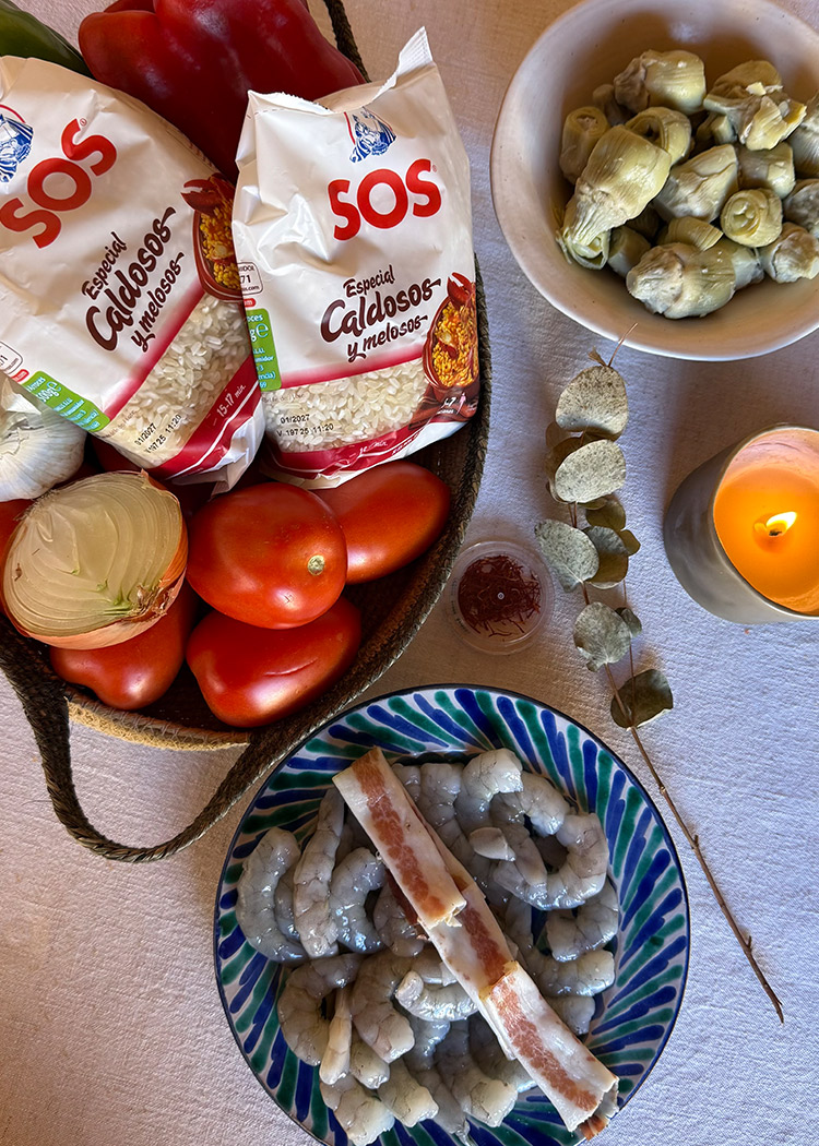 Ingredientes para arroz con alcachofas caldoso
