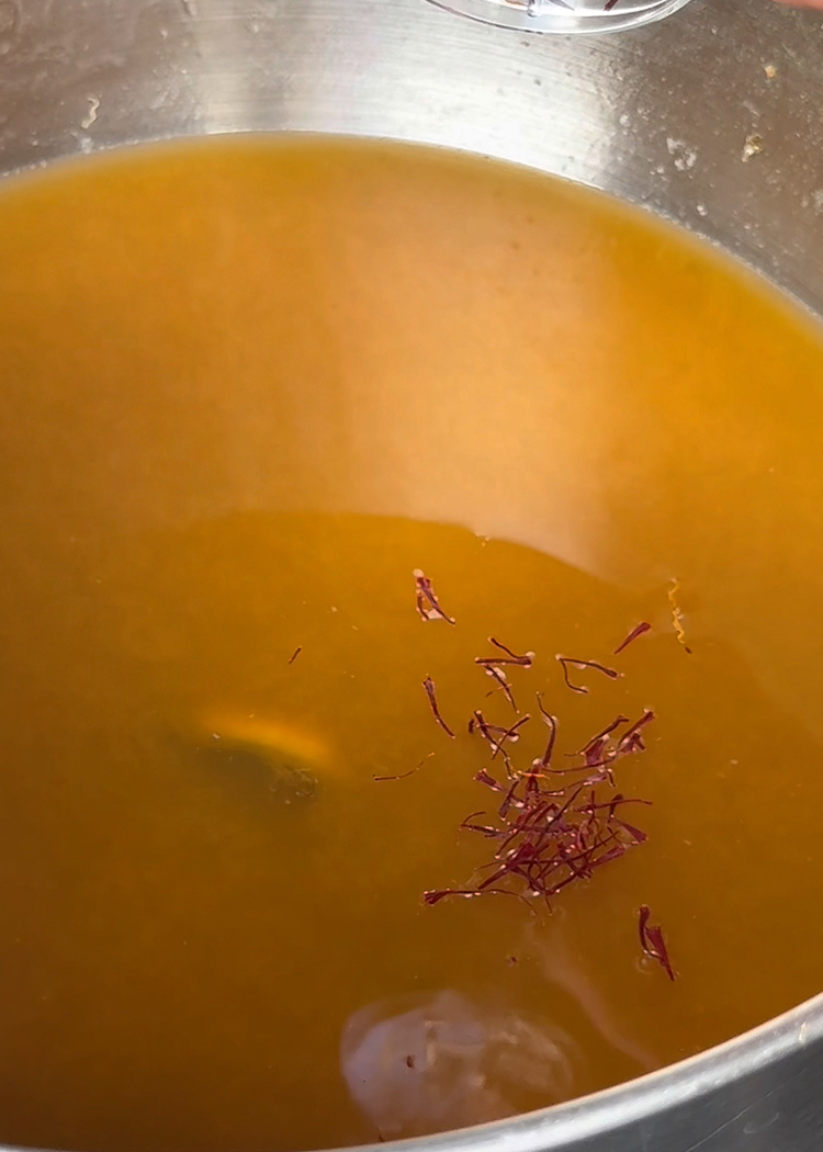 caldo para fideuá con mejillones