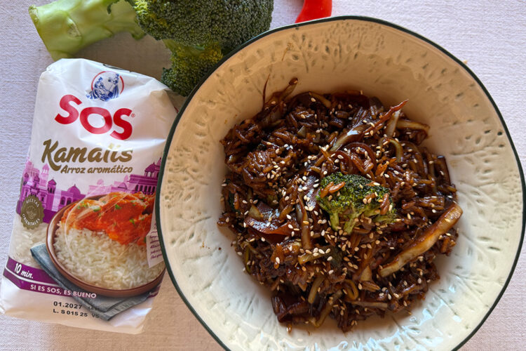 Foto de Wok de arroz con verduras: rápido, saludable y lleno de color