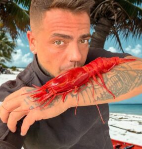 Karlos (@karlosbernalcook)