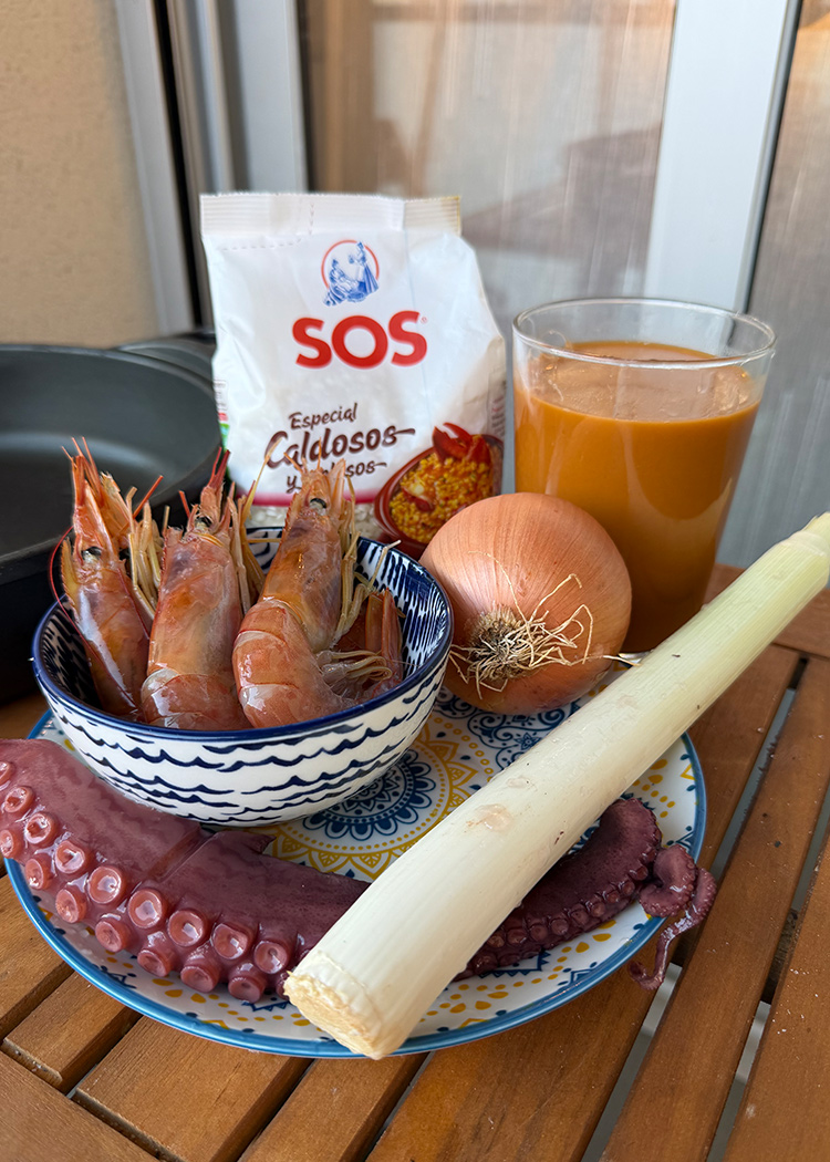 Ingredientes para arroz con pulpo y gambones
