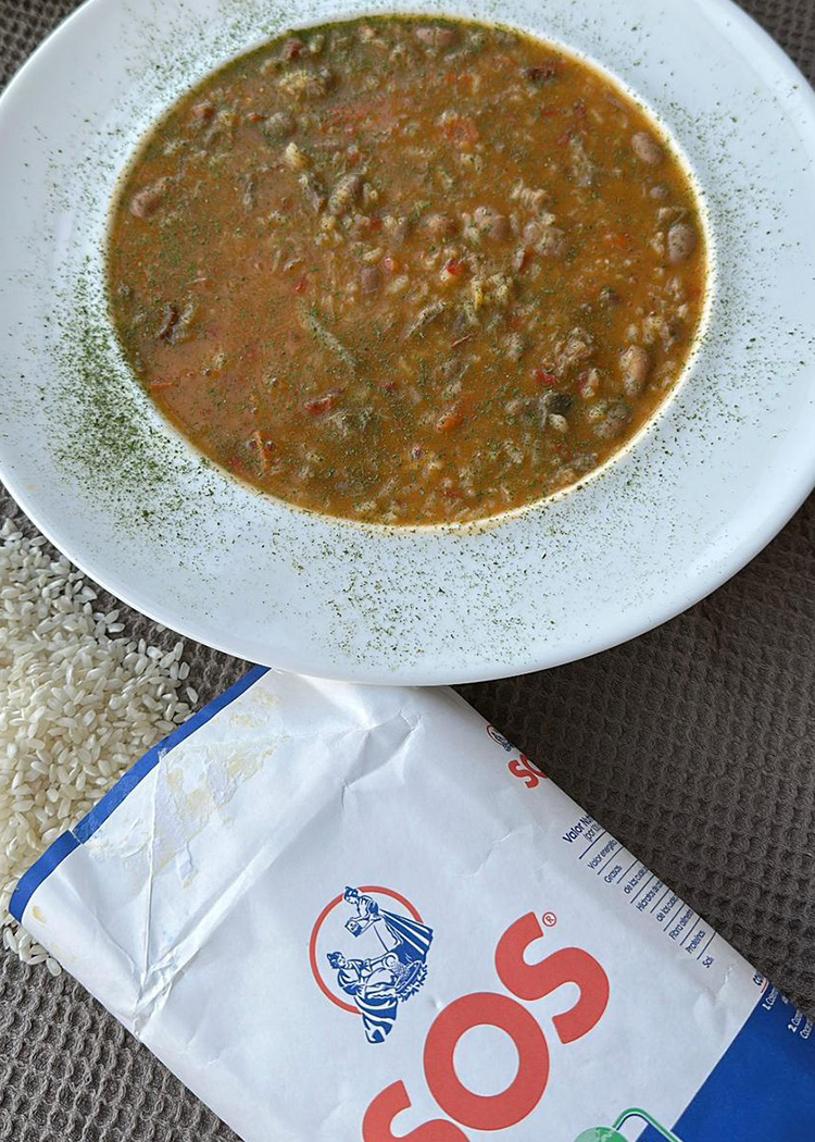 reposar judías pintas con arroz