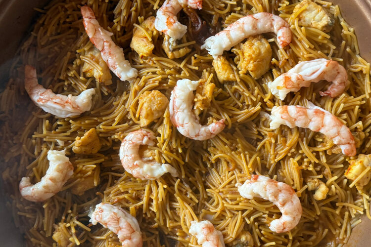 Foto de Fideuá de rape: fácil, sabrosa y con todo el sabor del mar