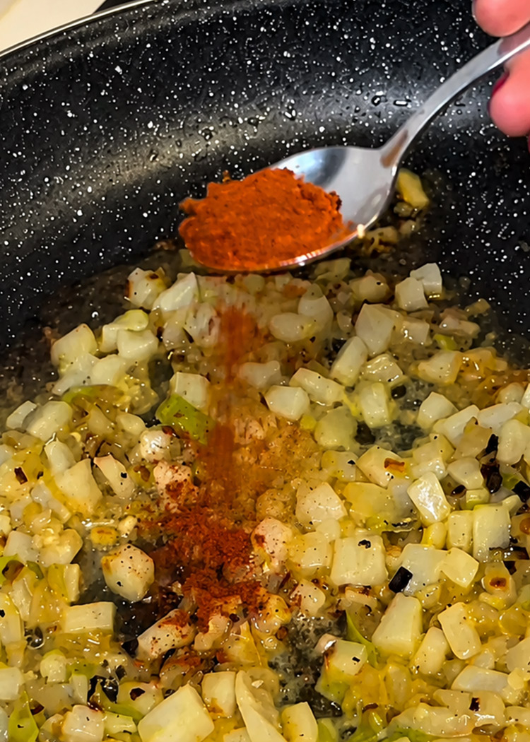 sofrito para fideuá de choco con langostinos